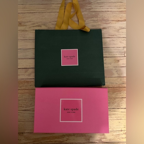 Kate Spade gift box and gift bag - Picture 2 of 3